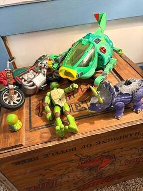 TMNT Vintage 2002-2005 Toy Lot: Shell Sub, Battle Bike, Leonardo Figure, and Tri
